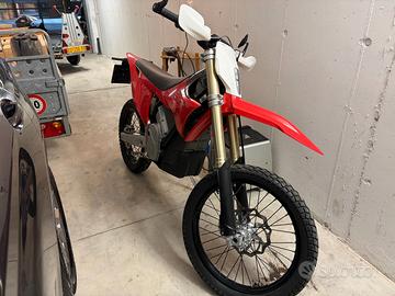 Stark Varg EX 80 cv rossa