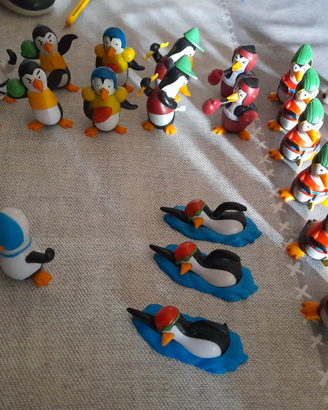 Personaggi pino pinguino sport e monsters pregel