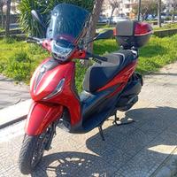 Beverly 300 hpe S Abs/ASR Entra e Leggi