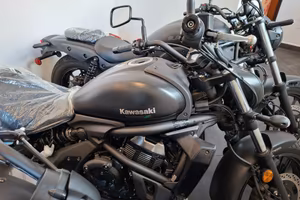 Kawasaki Vulcan S Black
