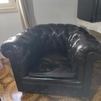 2 poltrone Chesterfield 