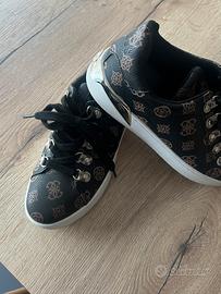 Scarpe di Marca GUESS