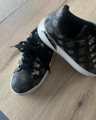 Scarpe di Marca GUESS