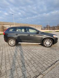 VOLVO XC60 D5 CON GANCIO TRAINO A SCOMPARSA 