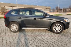 VOLVO XC60 D5 CON GANCIO TRAINO A SCOMPARSA 