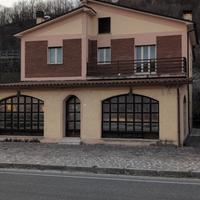 STABILE INDIPENDENTE 4 appartamenti e ristorante