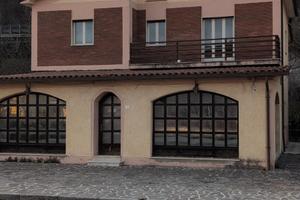 STABILE INDIPENDENTE 4 appartamenti e ristorante