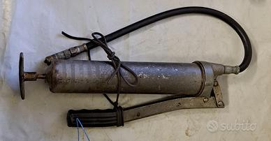 Ingrassatore manuale