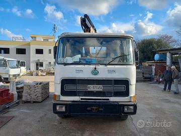 Iveco 130 con gru bonfiglioli