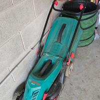 TOSAERBA ELETTRICO BOSH ARM 33 - 1300 W