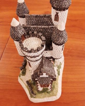 1988 David Winter Macbeth's Castle