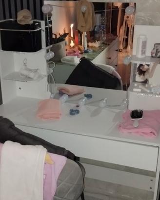 Specchiera trucco con led