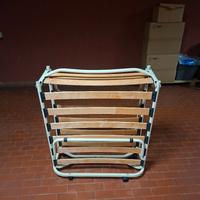 Letto a doghe pieghevole con ruote