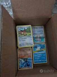 Lotto con album di carte pokemon