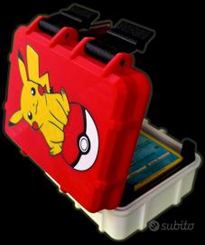 Scatola Pikachu per carte Pokémon con bustina prot