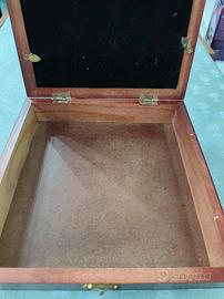 scatola con specchio a scacchiera