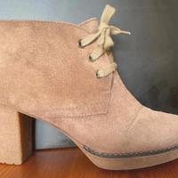 Scarpe camoscio con tacco alto