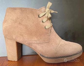 Scarpe camoscio con tacco alto