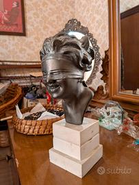 Testa della dea bendata (Fortuna)