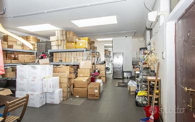 AMPIO LOCALE COMMERCIALE