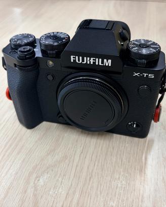Fujifilm xt 5 + fujifilm xf 33mm f1.4 r lm wr