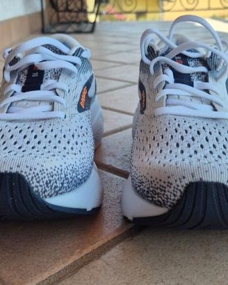 Scarpe per corsa su percorsi misti