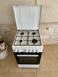 Cucina monoblocco a gas 4 fuochi  semi-nuova