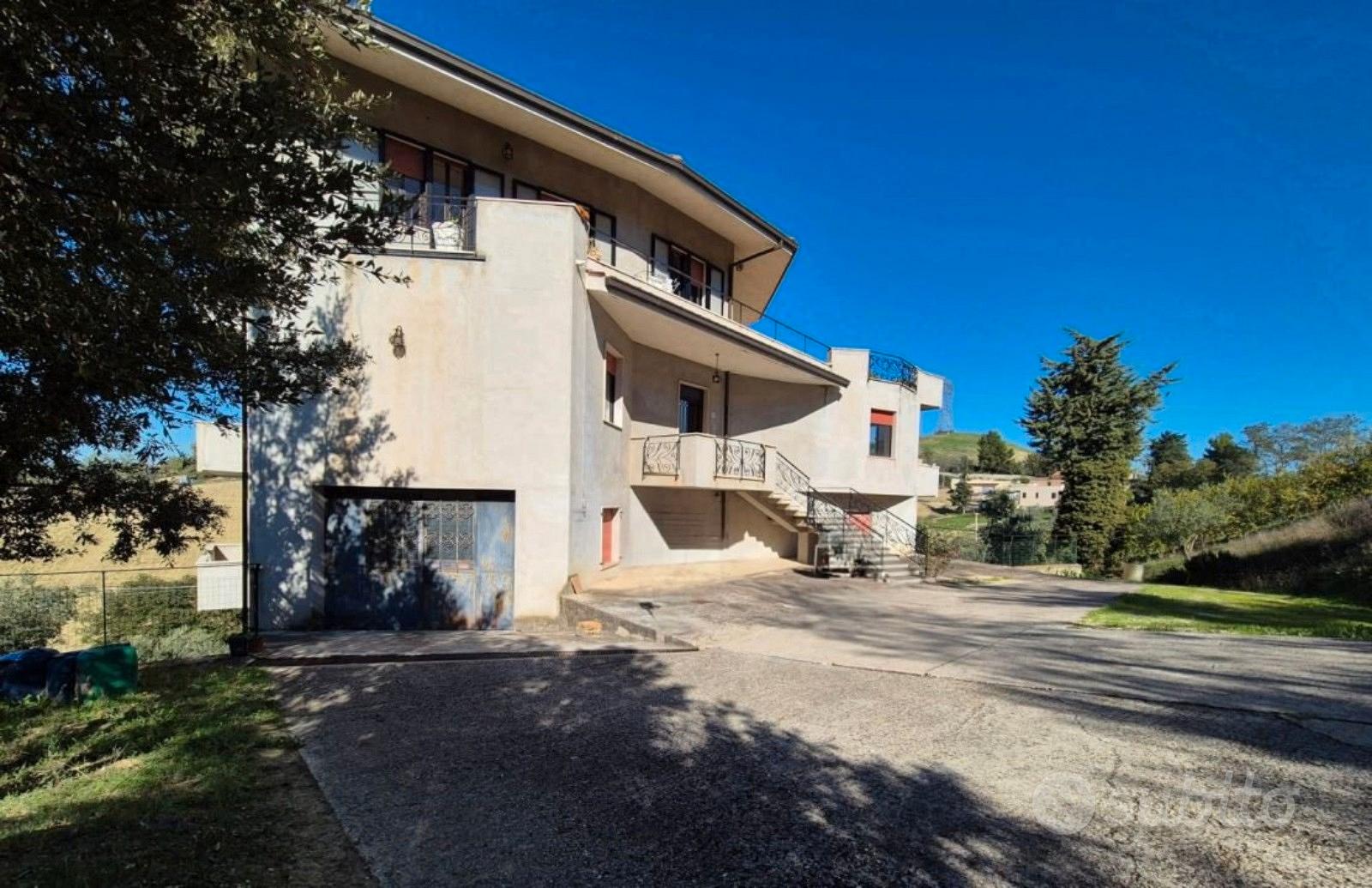 Casa singola con terreno - Vista 2