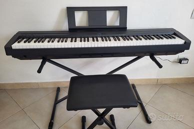 Pianoforte digitale Yamaha P-45 con accessori