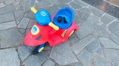 Moto bambino 6v (batteria nuova) + caricabatteria