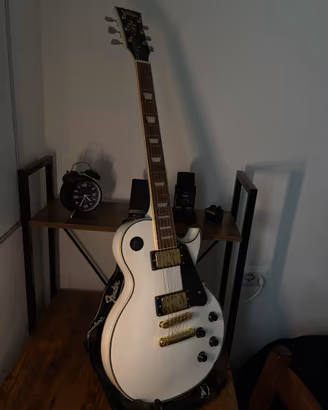 Chitarra Elettrica Vintage V100