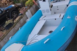 Gommone+ motore 40cv + carrello