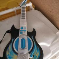 chitarra giocattolo