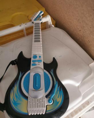 chitarra giocattolo
