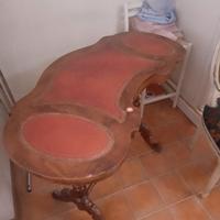 Scrivania in radica di noce