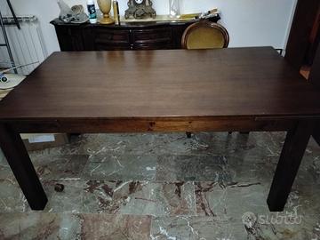 Tavolo di legno artigianale