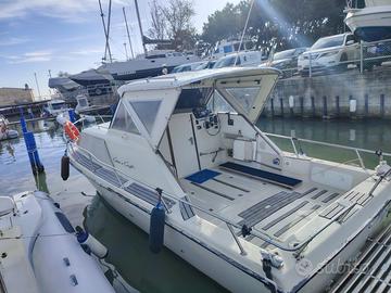 Chris Craft 25 Express Cruiser