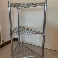 Mobile triangolare in acciaio