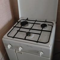 fornello a gas GPL 3 fuochi con porta bombola 