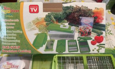 Strumento per affettare, tagliare verdure