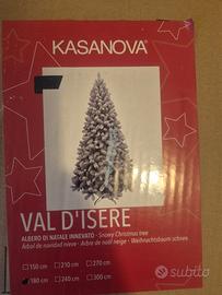 Albero di natale innevato 