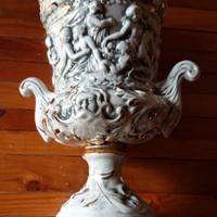 VASO IN PORCELLANA CAPODIMONTE