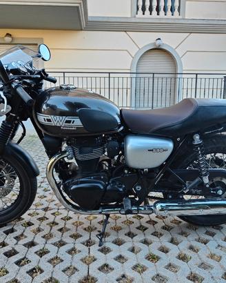 Moto Kawasaki W800 cafè racer