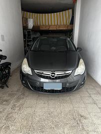 Vedo opel corsa 2011 95cv