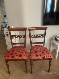 Coppia di sedie in legno con seduta imbottita e te