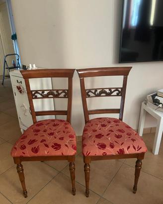 Coppia di sedie in legno con seduta imbottita e te