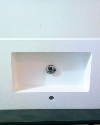 Lavabo in resina/Marmo bianco 