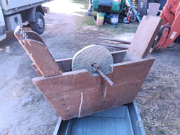 vecchio attrezzo per affilatura pera