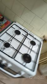 Cucina gas 4 fuochi con forno