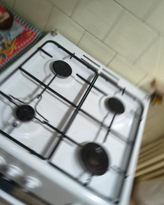 Cucina gas 4 fuochi con forno